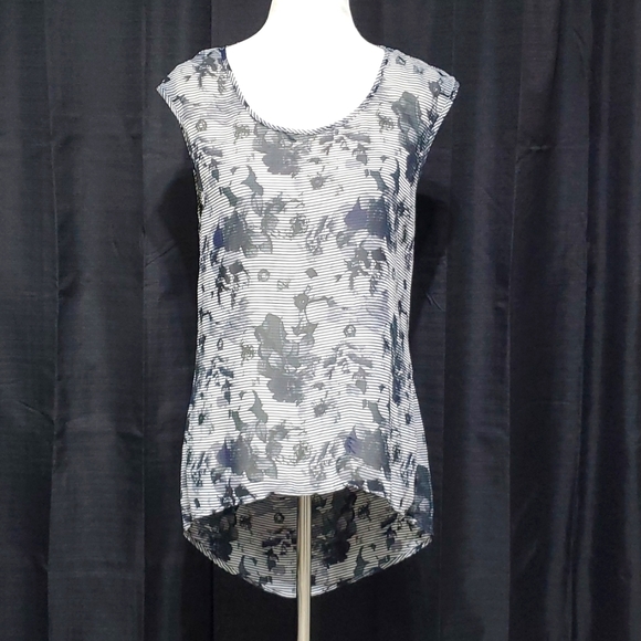Sheer floral hi Low sleeveless blouse - Picture 1 of 4